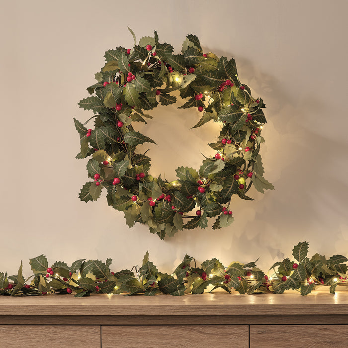 60cm Pre Lit Classic Holly Wreath