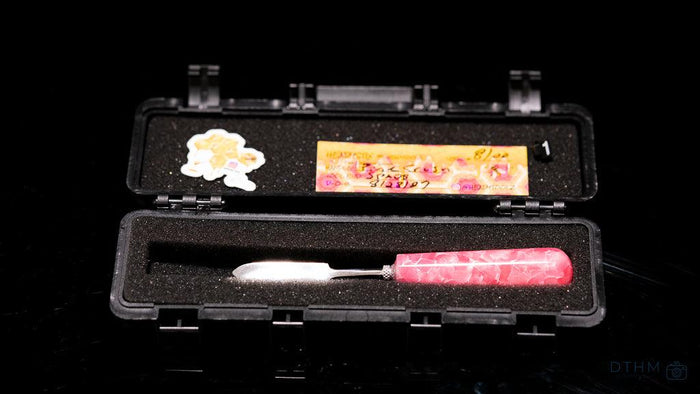 Heady Toolz Hand-Spun Dabber: Artistic Dab Tool, Portable Case, Assorted Colors, Durable, Heat-Resistant