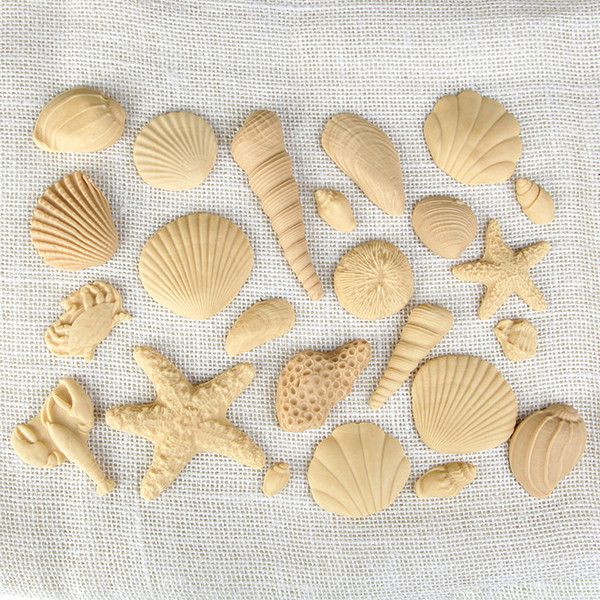 These fun edible fondant Ivory Sea Shells are perfect additions for any “Under the Sea” themed cakes.
