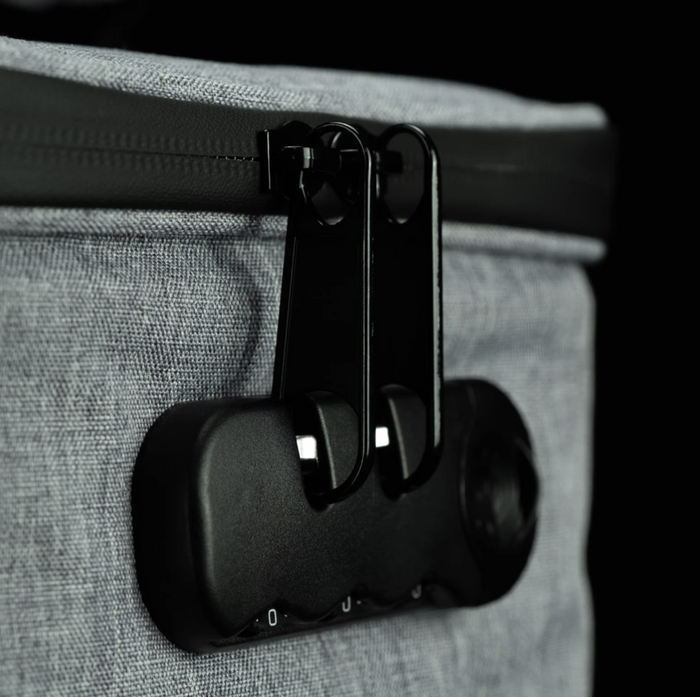 Discreet Stash Locking Bag: Onsen Labs Carbon Smell Proof, Advanced Carbon-Lined Fabric, Complete Smell-Proof Protection, Secure Locking Mechanism, Prevent Unauthorized Access, Travel, Daily Use, Durable, Lightweight, Discreet, Functionality and Style.