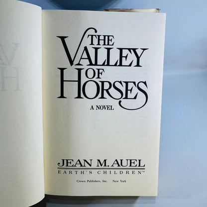 The Valley of Horses Auel 1982 First Edition
