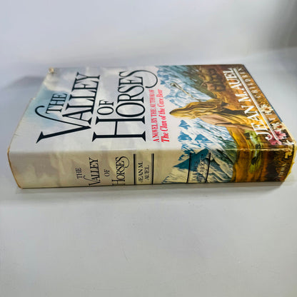 The Valley of Horses Auel 1982 First Edition